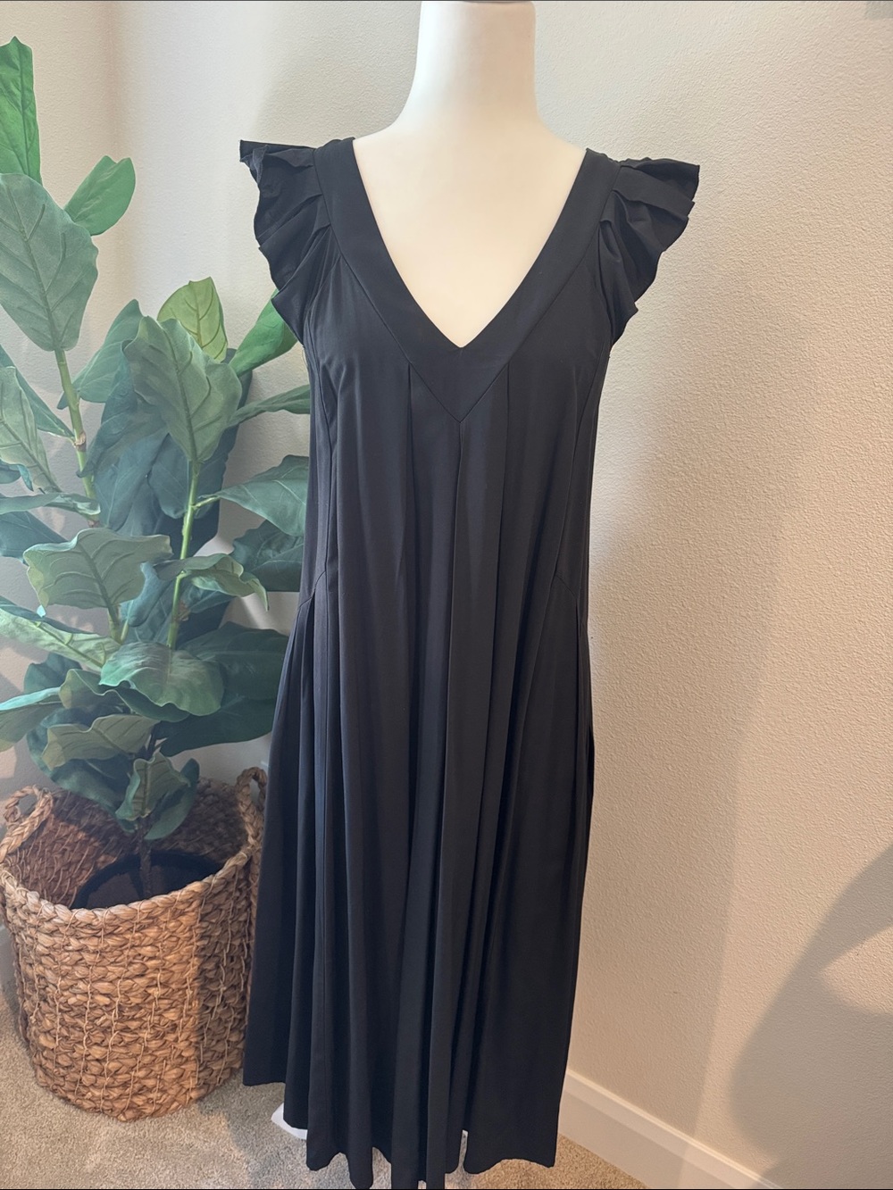 Molly Bracken Black V-Neck Ruffle Sleeve Midi Dress